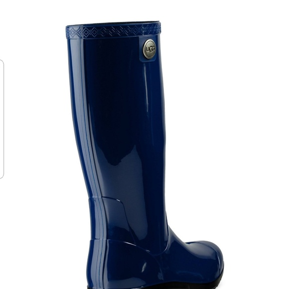 UGGS  Woman's  Shaye - Picture 2 of 4